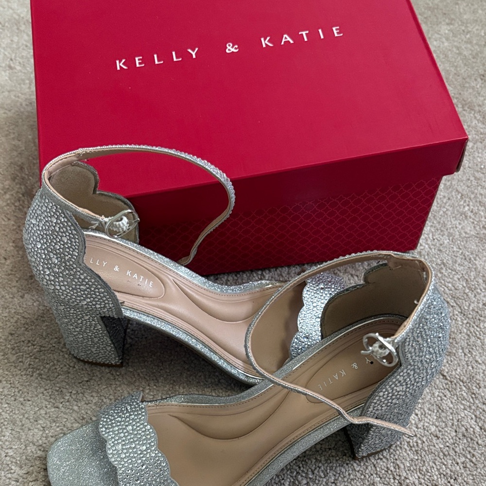 Kelly & Katie Silver Glitter Scalloped Block Heel Sandals